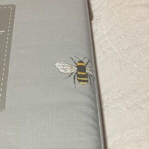 Sophie Allport Bee Print Bedding Set - queen